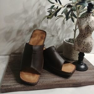 Bijou Brown leather sandals.